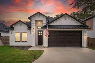 1040 S 13th St, Aransas Pass, TX 78336 - Photo 1