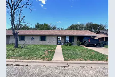 207 Cactus Street, Giddings, TX 78942 - Photo 2