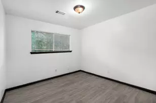 10906 Panay Dr, Houston, TX 77048 - Photo 14