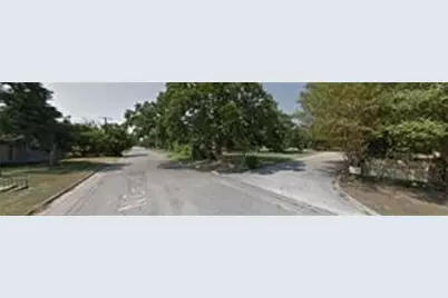 1100 N Crockett, Cameron, TX 76520 - Photo 4