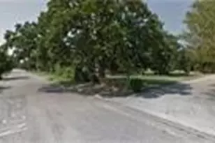 1100 N Crockett, Cameron, TX 76520 - Photo 4