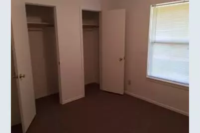 1100 N Crockett, Cameron, TX 76520 - Photo 6