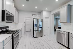 10739 Clfs Vw Dr, Rosharon, TX 77583 - Photo 18
