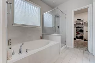 10739 Clfs Vw Dr, Rosharon, TX 77583 - Photo 28