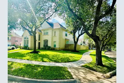 2002 Thorncrest Court, Sugar Land, TX 77479 - Photo 2
