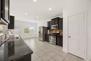 13826 Roman Ridge Ln, Houston, TX 77047 - Photo 10