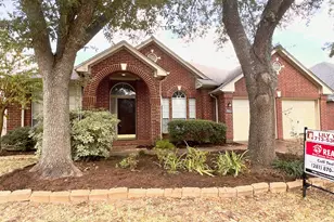 7411 Orchard Hills Ln, Sugar Land, TX 77479 - Photo 1