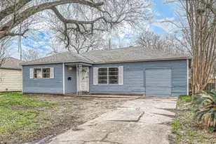 4910 Paradise Ln, Houston, TX 77048 - Photo 2