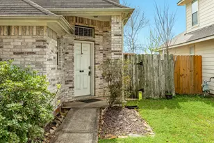 999 Brady Ln, Alvin, TX 77511 - Photo 2