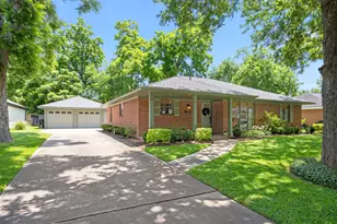 603 Alcorn St, Sugar Land, TX 77478 - Photo 4