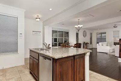 1046 W 26th Street, Houston, TX 77008 - Photo 6