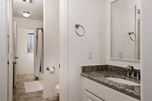 1046 W 26th St, Houston, TX 77008 - Photo 16
