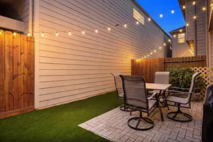 1046 W 26th St, Houston, TX 77008 - Photo 22