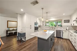 10502 Shadow Wood Dr, Houston, TX 77043 - Photo 8