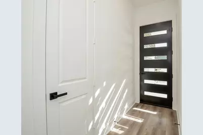 7703 Inwood Grove Lane, Houston, TX 77088 - Photo 8