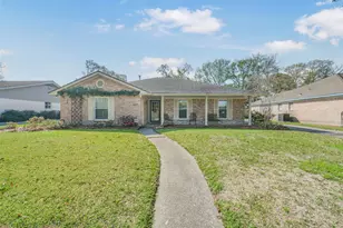 8415 Braesdale Ln, Houston, TX 77071 - Photo 2
