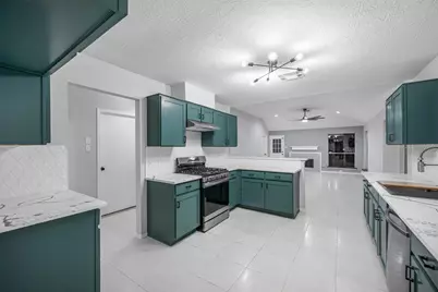 8906 Westplace Drive, Houston, TX 77071 - Photo 8