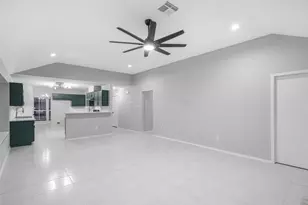 8906 Westplace Dr, Houston, TX 77071 - Photo 6