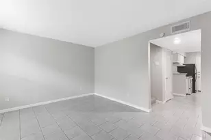 1701 Upland Dr, Houston, TX 77043 - Photo 4