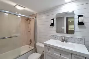 5929 Queensloch Dr, Houston, TX 77096 - Photo 6
