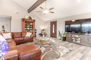 13802 Lynnwood Ln, Sugar Land, TX 77498 - Photo 6