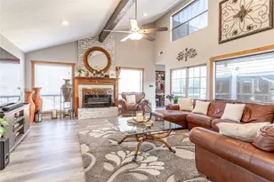 13802 Lynnwood Ln, Sugar Land, TX 77498 - Photo 4