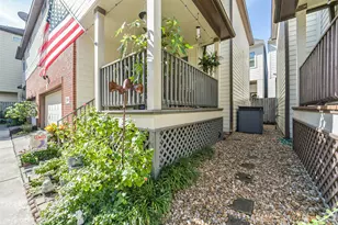 1430 W 24th St, Houston, TX 77008 - Photo 2