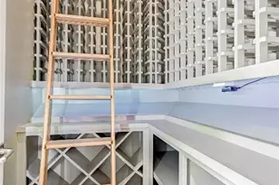 718 Magdalene Dr, Houston, TX 77024 - Photo 36