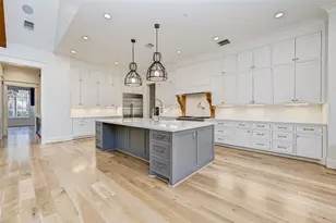 718 Magdalene Dr, Houston, TX 77024 - Photo 12