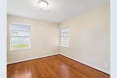 1000 S Shepherd Drive, Baytown, TX 77520 - Photo 10