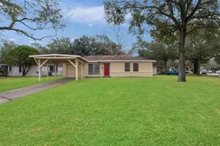 1000 S Shepherd Dr, Baytown, TX 77520 - Photo 1