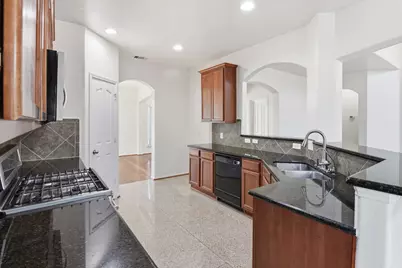 8702 Challis Park Court, Houston, TX 77040 - Photo 10