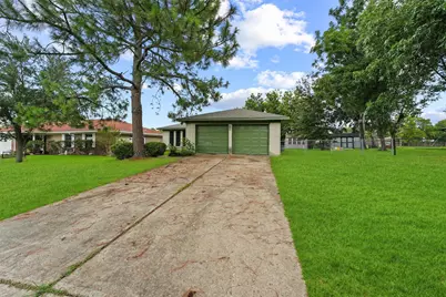 4704 Coachman Drive, Baytown, TX 77521 - Photo 2