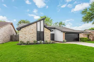 2543 Sage Brush Ln, Sugar Land, TX 77479 - Photo 4