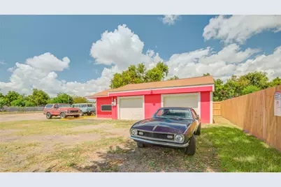 327 S Main Street, Clute, TX 77531 - Photo 22