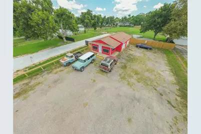 327 S Main Street, Clute, TX 77531 - Photo 16