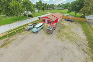 327 S Main St, Clute, TX 77531 - Photo 16