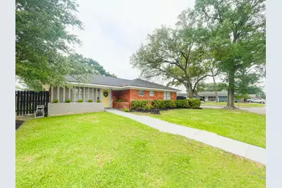 8423 Glen Valley Drive, Houston, TX 77061 - Photo 44