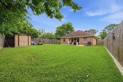 1916 41st Avenue N, Texas City, TX 77590 - Photo 2
