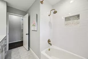 10714 Piping Rock Ln, Houston, TX 77042 - Photo 34