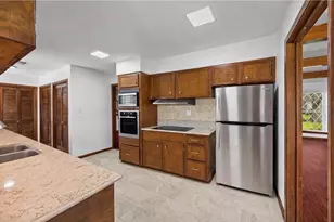 2348 Shalmar Dr, West Columbia, TX 77486 - Photo 10