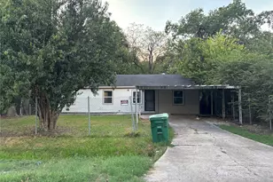 10010 Cathedral Dr, Houston, TX 77051 - Photo 2