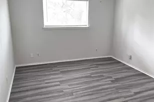 702 Lyle W Ave, Cleveland, TX 77327 - Photo 8