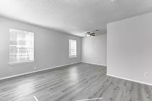 702 Lyle W Ave, Cleveland, TX 77327 - Photo 6