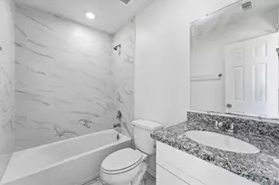 9405 Madera Rd, Houston, TX 77078 - Photo 12