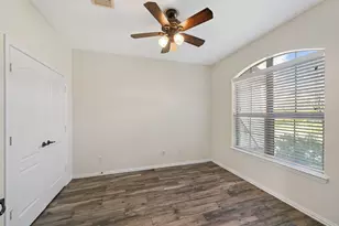 107 Bella Sole, Shenandoah, TX 77381 - Photo 4