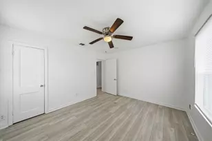 5330 Pershing St, Houston, TX 77033 - Photo 12