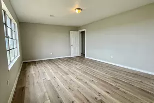 327 W 7th St, Freeport, TX 77541 - Photo 2