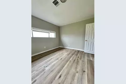 327 W 7th Street, Freeport, TX 77541 - Photo 12