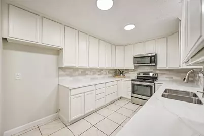 305 Westwood Drive, Friendswood, TX 77546 - Photo 14